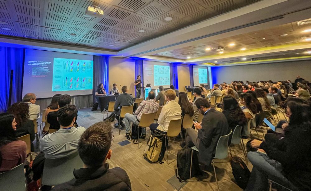 En el simposio internacional organizado por el  CR2, Salio expuso acerca de las alertas tempranas para fenómenos meteorológicos extremos en Sudamérica y la base de datos meteorológicos a nivel sudamericano que están realizando.